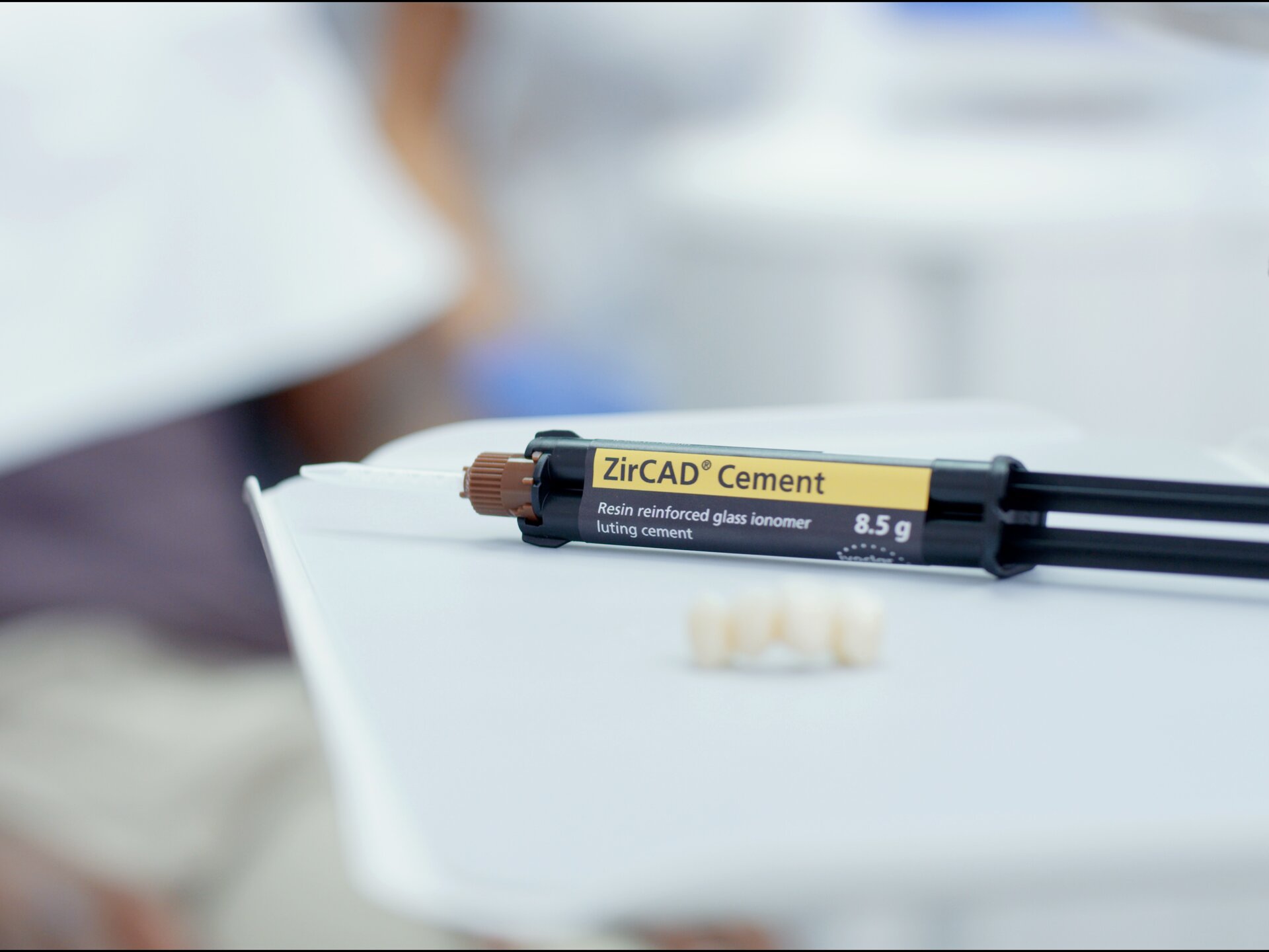 Fixed Prosthetics Metal-Ceramic | Dental Workflows | Ivoclar LI
